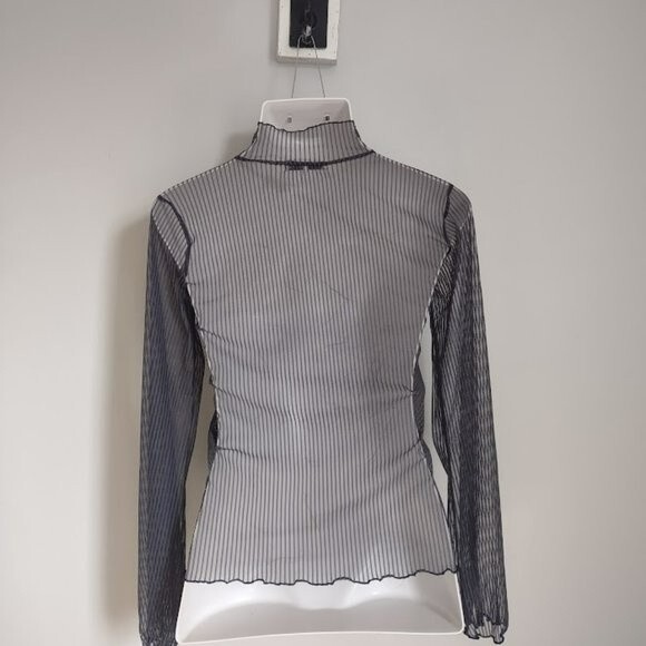 Oak + Fort Gray Sheer Wavy Lettuce Hem Highneck Blouse OS - Picture 9 of 11
